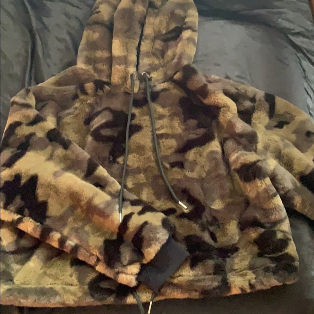 forever 21 camouflage fuzzy sweatshirt